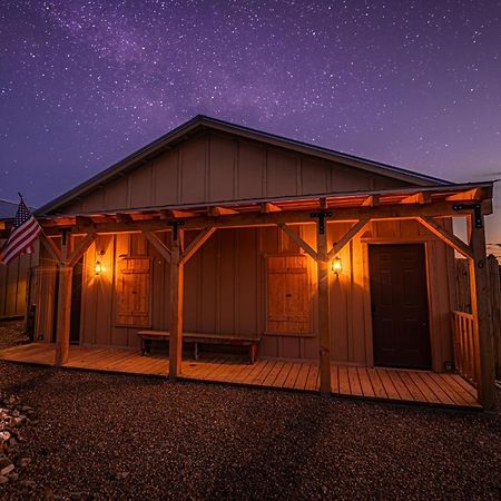 Miners Cabins #1 - Two Double Beds And Private Balcony 图姆斯顿 外观 照片