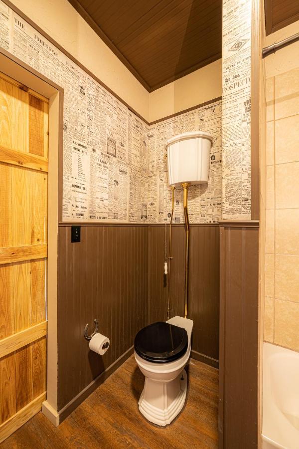 Miners Cabins #1 - Two Double Beds And Private Balcony 图姆斯顿 外观 照片